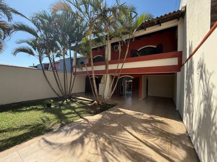 SO054 - SOBRADO COM PISCINA