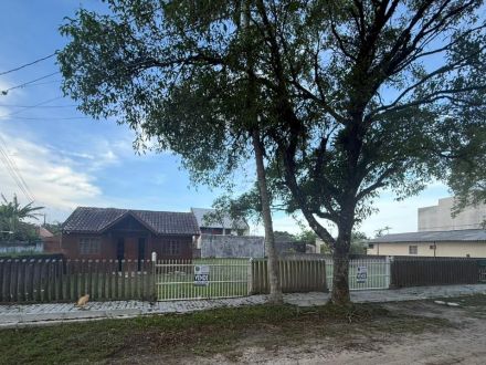 CA304 - CASA MADEIRA E KITINETES 720 M² DE TERRENO