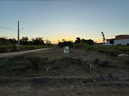TE100 - TERRENO DE ESQUINA PRAIA GRANDE MATINHOS